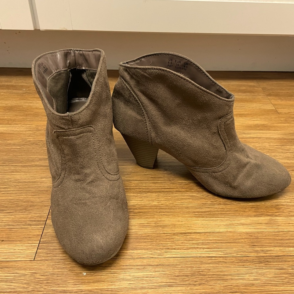 Justfab ankle booties in tan